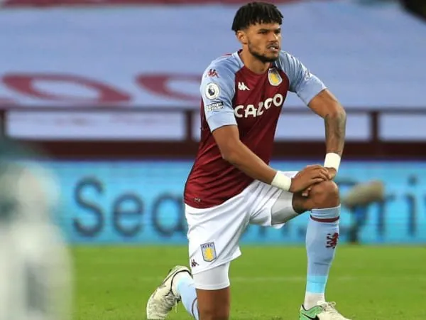 Mings Minta Pemain untuk Tetap 'Berlutut' Sebelum Pertandingan