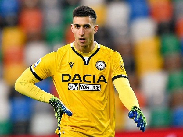 Milan Pertimbangkan Musso Jika Ditinggal Donnarumma