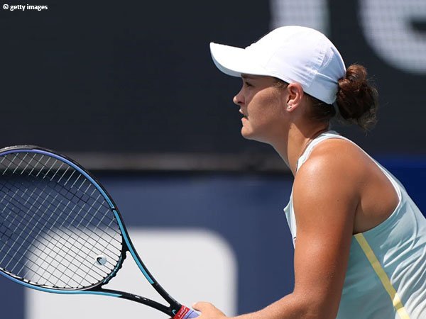 Ashleigh Barty Paksa Jelena Ostapenko Berkemas Dari Miami