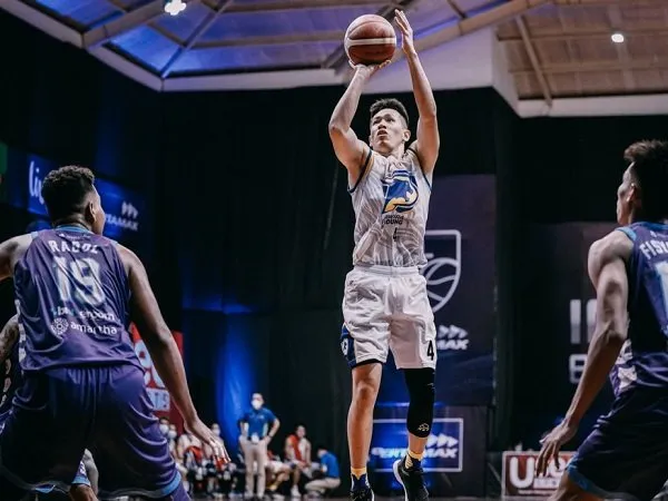 Prawira Bandung buat Amartha Hangtuah bertekuk lutut.