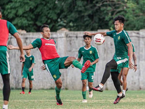 Aji Santoso Berikan Update Terkait Kondisi Bek Andalan Persebaya Surabaya