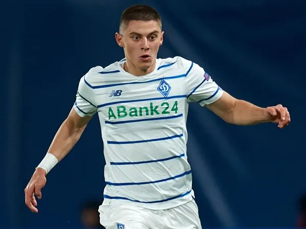 Bek Dynamo Kiev, Vitaliy Mykolenko.