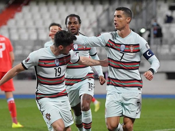 Cristiano Ronaldo Akhiri Dahaga, Portugal Tundukkan Luksemburg 3-1
