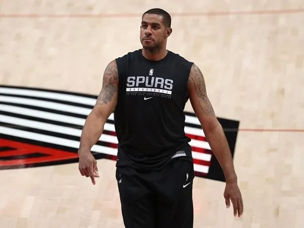 LaMarcus Aldridge akui Kevin Durant turut rayunya agar gabung Brooklyn Nets.