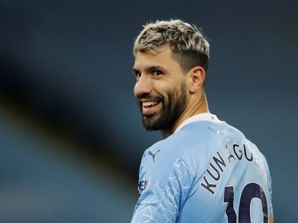 Aguero Berubah Pikiran, Tottenham dan Chelsea Waspada