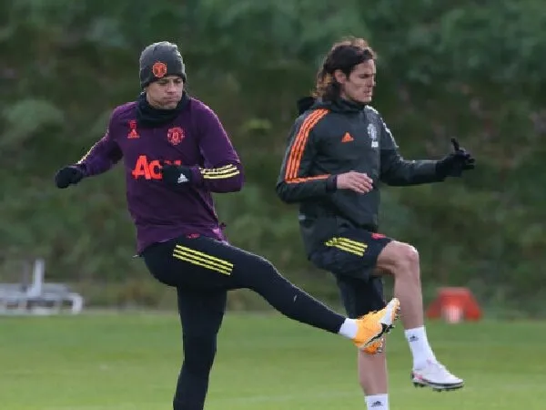 Marcos Rojo mengaku pernah bicara dengan Edinson Cavani tentang peluang transfer ke Boca Juniors