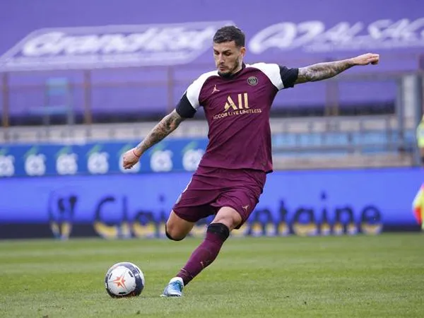 Gelandang Paris Saint-Germain, Leandro Paredes.