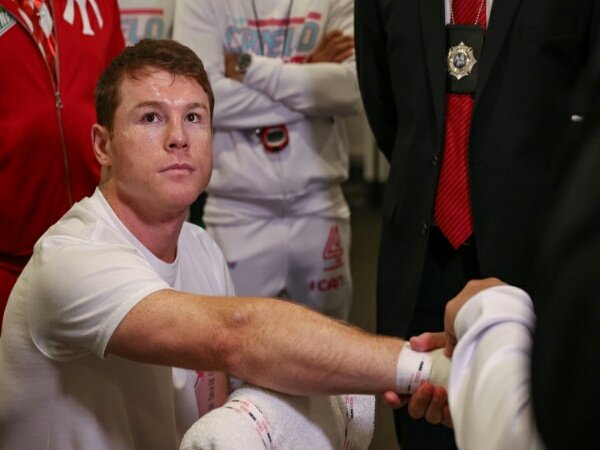 Saunders Klaim Jadi Lawan Terbaiknya, Canelo : Kita Lihat Tanggal 8 Mei