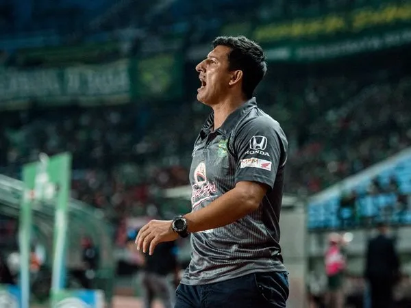 Angel Alfredo Vera dirumorkan jadi pelatih anyar Arema FC