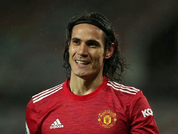 Manajer Uruguay Sarankan Edinson Cavani Untuk Bertahan di MU