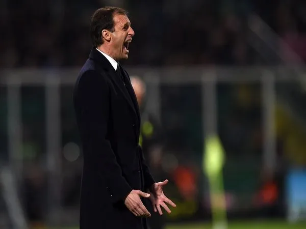 Bayern Muenchen dilaporkan sedang mendekati Massimiliano Allegri untuk menggantikan posisi dari Hansi Flick / via Getty Images