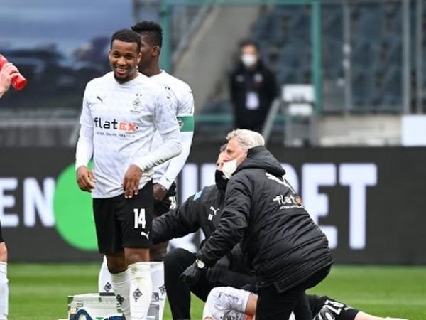 Eintracht Frankfurt Pulang dari Borussia-Park Dengan Tangan Hampa