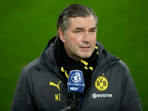 Michael Zorc mengklaim bahwa Borussia Dortmund belum menyerah untuk bisa finish empat besar