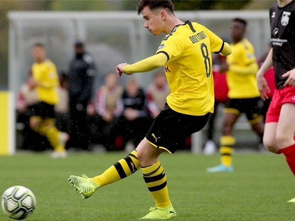 AC Milan Punya Keuntungan Dibanting Barcelona Dalam Perburuan Vasco Walz