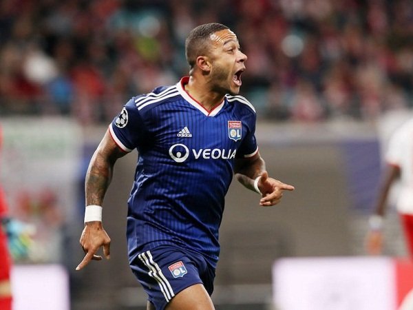 AC Milan Siap Tantang Barcelona dalam Perburuan Memphis Depay