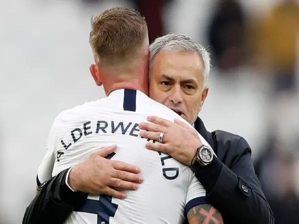 Toby Alderweireld meminta semua pihak untuk menghormati jasa Jose Mourinho bagi Tottenham Hotspur / via Getty Images