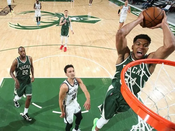 Giannis Antetokounmpo bawa Milwaukee Bucks pecundangi Brooklyn Nets.