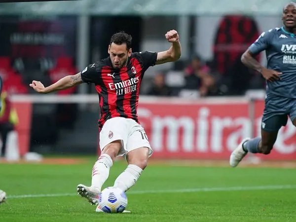 Hakan Calhanoglu
