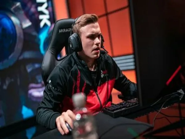 Rumor Transfer: Excel Esports Sepakati Transfer denyk dari Misfits Gaming