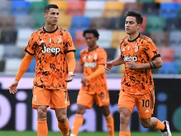 Juventus tangguhkan gaji para pemain karena pandemi.
