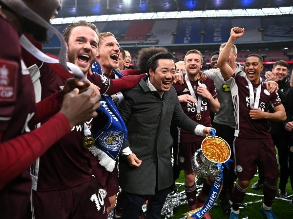 Legenda Arsenal Ini Cemburu Lihat Kedekatan Pemilik Leicester dengan Pemain