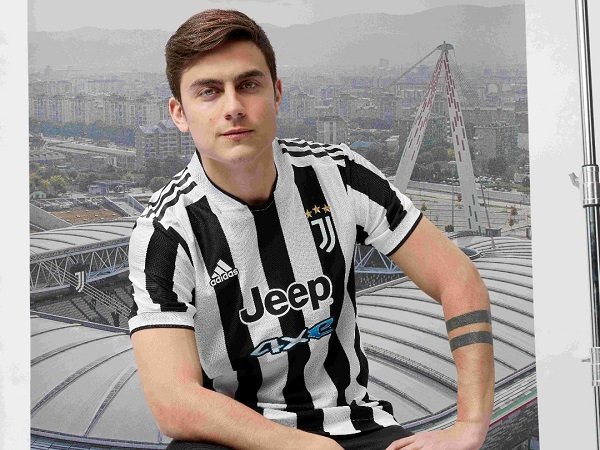 Juventus Rayakan Sedekade Allianz Stadium dalam Jersey Barunya