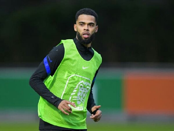 Borussia Dortmund Tertarik Dengan Bek Mainz, Jeremiah St. Juste