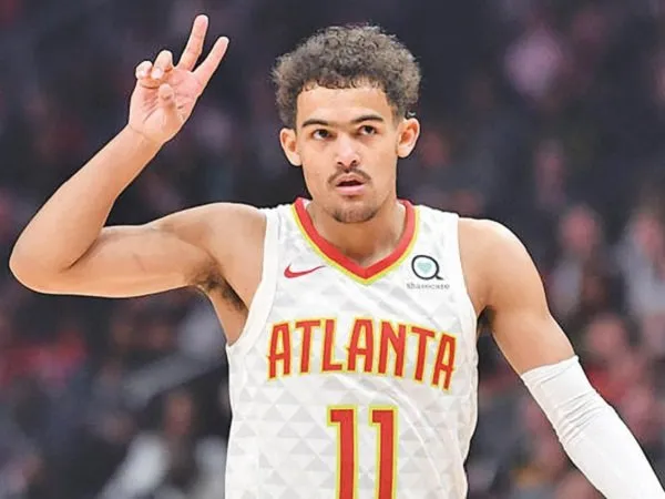 Knicks hukum fans yang ludahi Trae Young.