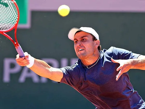 Aslan Karatsev melaju ke babak kedua French Open 2021