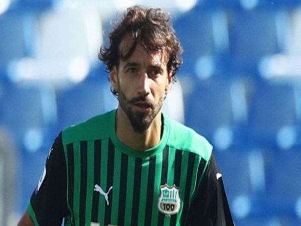 Lazio Pantau Bek Tengah Berpengalaman Milik Sassuolo