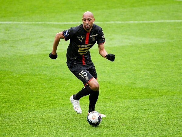 Rennes Bicara Dengan AS Roma Untuk Permanenkan Status Steven Nzonzi