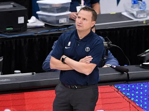 Washington Wizards akan lakukan evaluasi sebelum tentukan masa depan Scott Brooks.