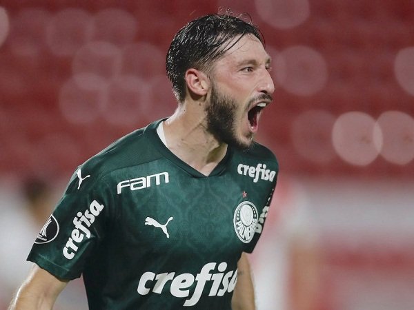 Palmeiras Pasang Harga Tinggi, AC Milan Siap Lupakan Matias Vina