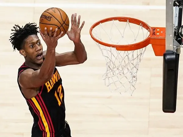 Operasi lutut buat De’Andre Hunter absen di sisa laga playoff.