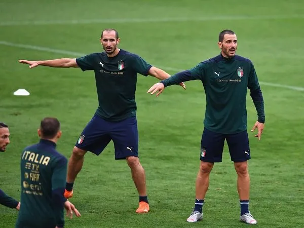 Pelatih Turki memuji Chiellini dan Bonucci.