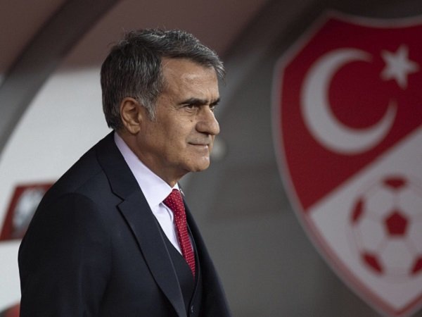 Senol Gunes Tegaskan Turki Bisa Kalahkan Italia