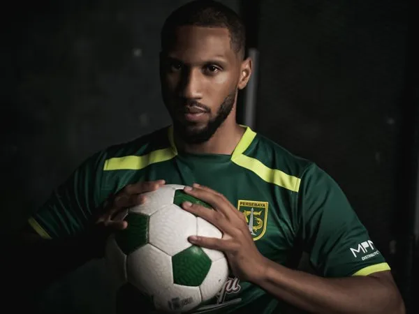 Allie Sesay resmi jadi pemain asing ketiga Persebaya Surabaya