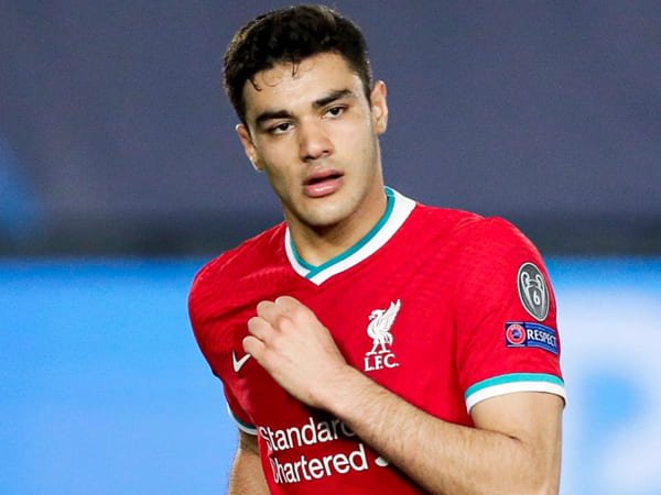 Newcastle dan Leicester Ingin Datangkan Mantan Bek Pinjaman Liverpool