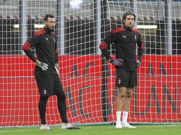 Rombak Posisi Penjaga Gawang, AC Milan Bakal Bertaruh Pada Plizzari?