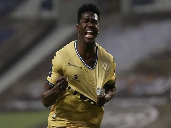 Lazio masih pantau Porozo