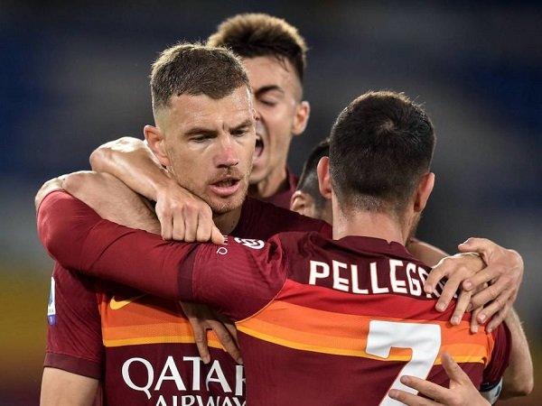 AC Milan Siap Berpaling Ke Dzeko Jika Gagal Datangkan Giroud