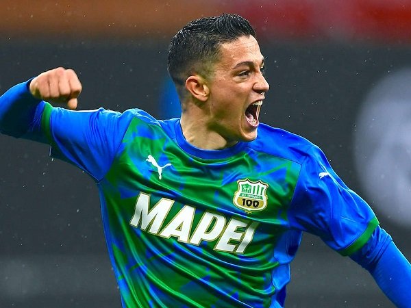 AC Milan Bidik Raspadori, Inter Pimpin Perburuan