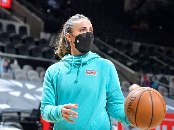 Becky Hammon dan Chauncey Billups Jadi Finalis Pelatih Baru Blazers