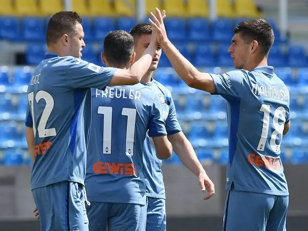 Milan lirik dua bintang Atalanta