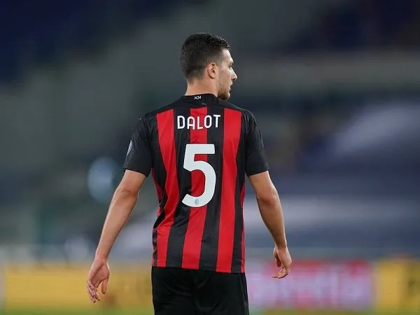Solskjaer Terkejut Dalot Ingin Bertahan di AC Milan