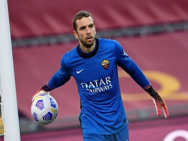 Pau Lopez dilaporkan menjadi satu dari dua pemain AS Roma yang kini diinginkan oleh Olympique Marseille / via EPA