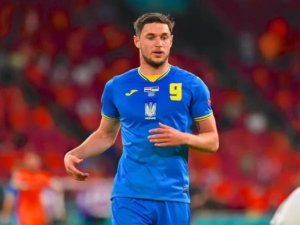 AC Milan Gelar Negosiasi Dengan Gent Soal Roman Yaremchuk