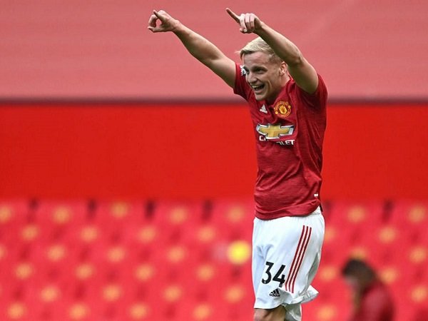 Donny van de Beek Ingin Tinggalkan United, AC Milan dan Inter Siaga