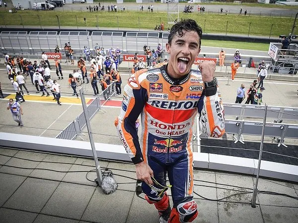 Marco Melandri terkesan dengan peningkatan performa dari Marc Marquez.