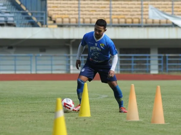 Sulit Dapat Tempat, Persib Bersedia Pinjamkan Zola ke Klub Lain